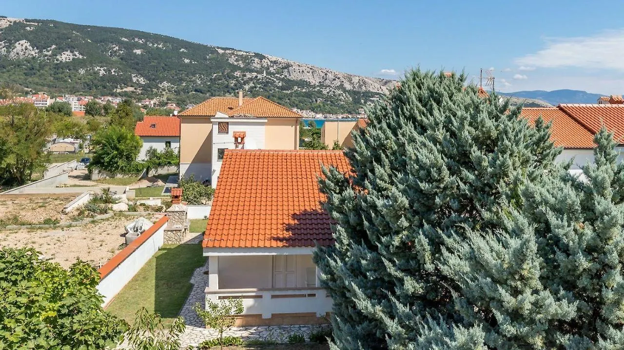 Grosse Terrasse 200 Meter Zum Strand Baska  Croatia